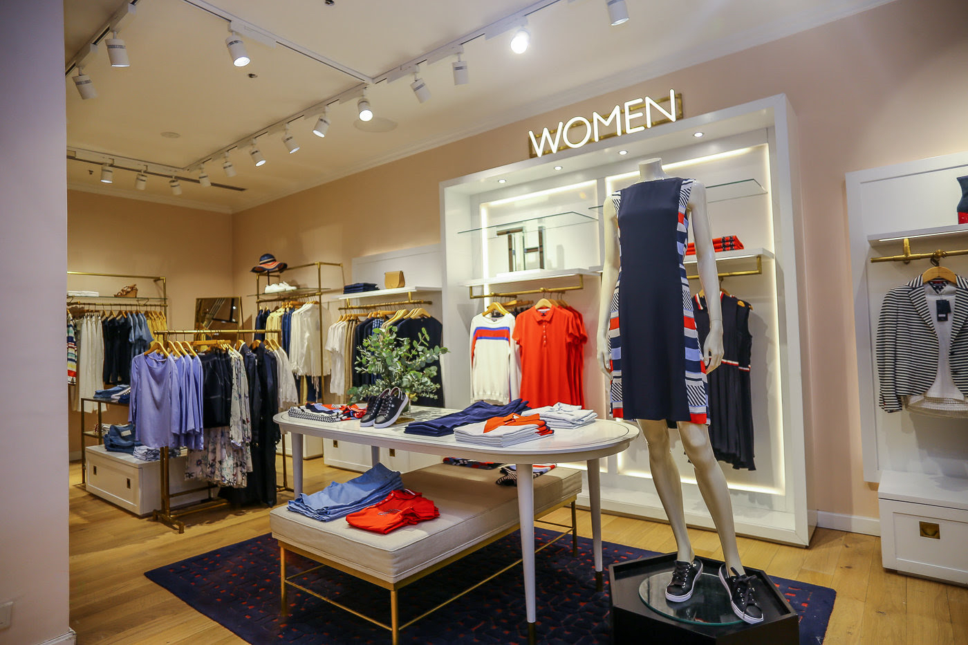 Tommy Hilfiger - Clothing Store in Gainesville, Florida