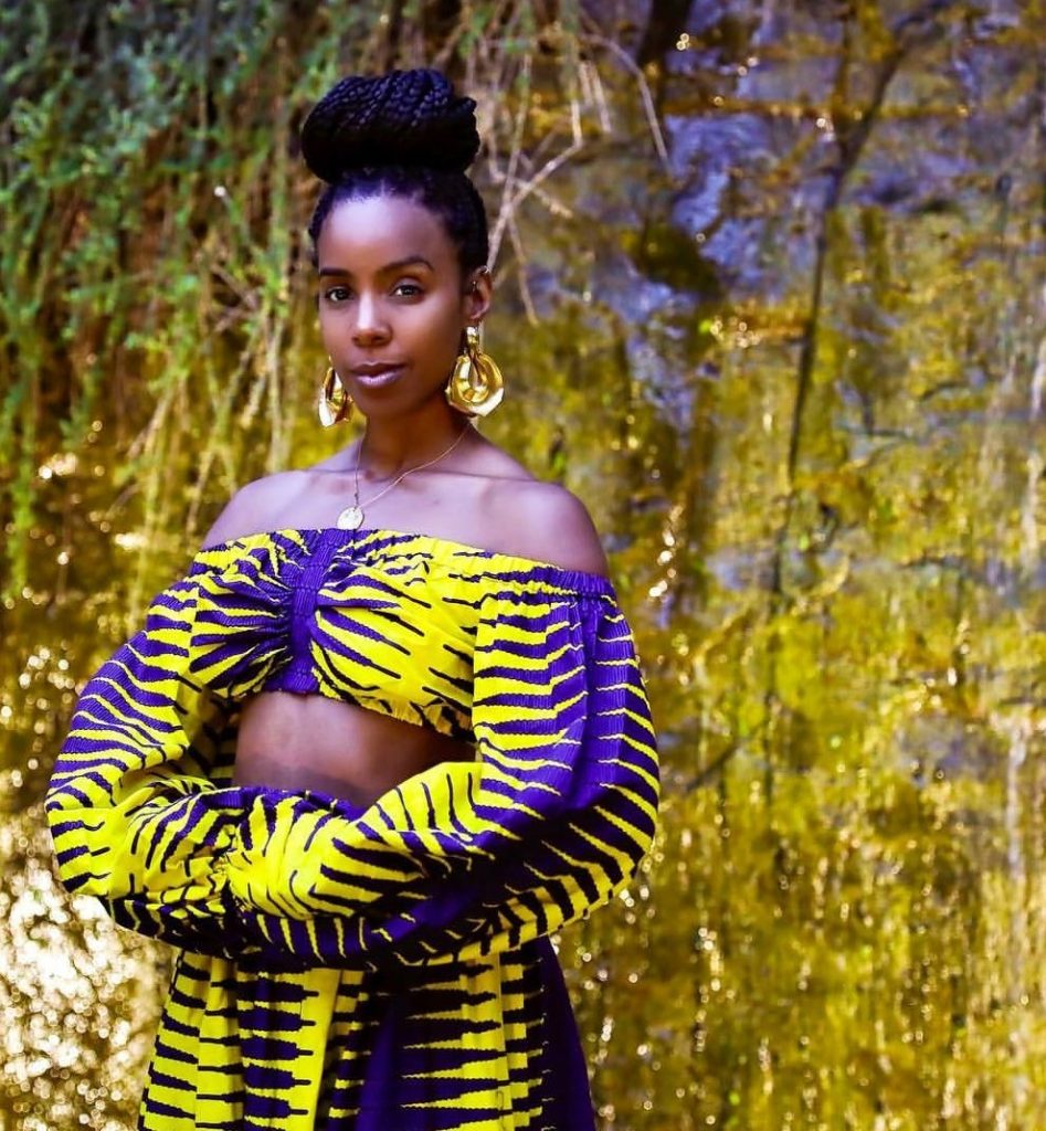 Kelly Rowland looks absolutely beautiful in this OFUURE Ankara set ...