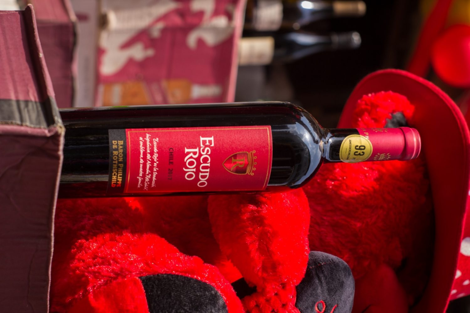 Escudo Rojo Wine Shares The Warmth of its Homeland In Balogun Market!
