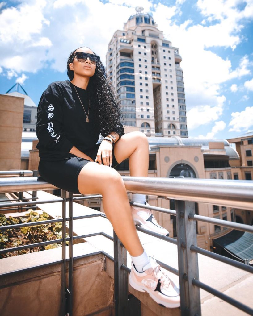 How Amanda Du Pont Makes Sweatpants And Biker Shorts Look Chic A how-amanda-du-pont-makes-sweatpants-and-biker-shorts-look-chic-a