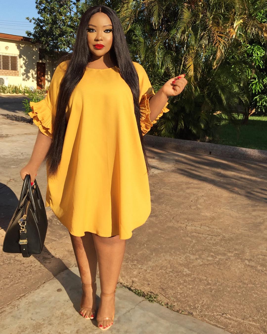 Winnie Leon Is The Curvy Fashion Influencer You Should Be Following ...