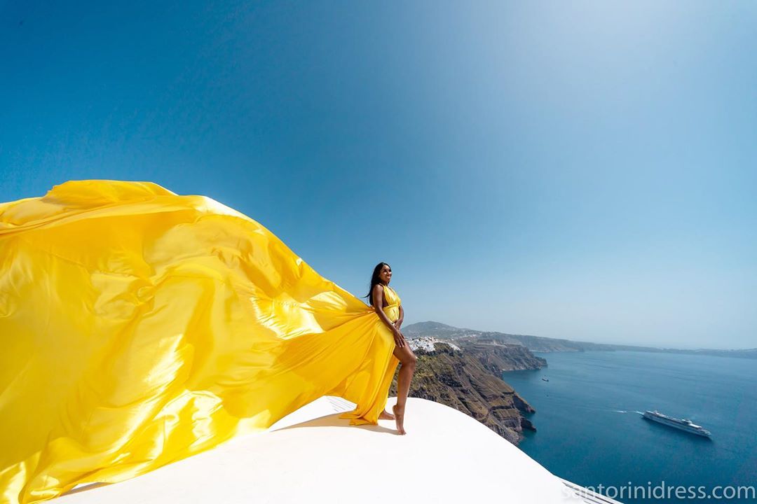 Eunice Omole’s Birthday in Santorini was Literally Picture-Perfect. Cue the FOMO