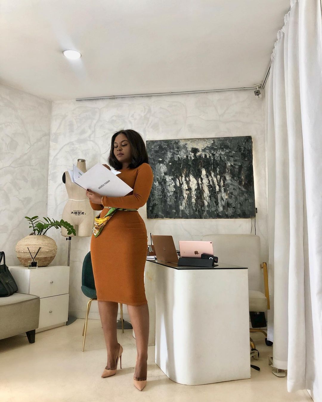 Andrea Iyamah is the Fashion Girl to Follow for a Lesson in Minimalist ...