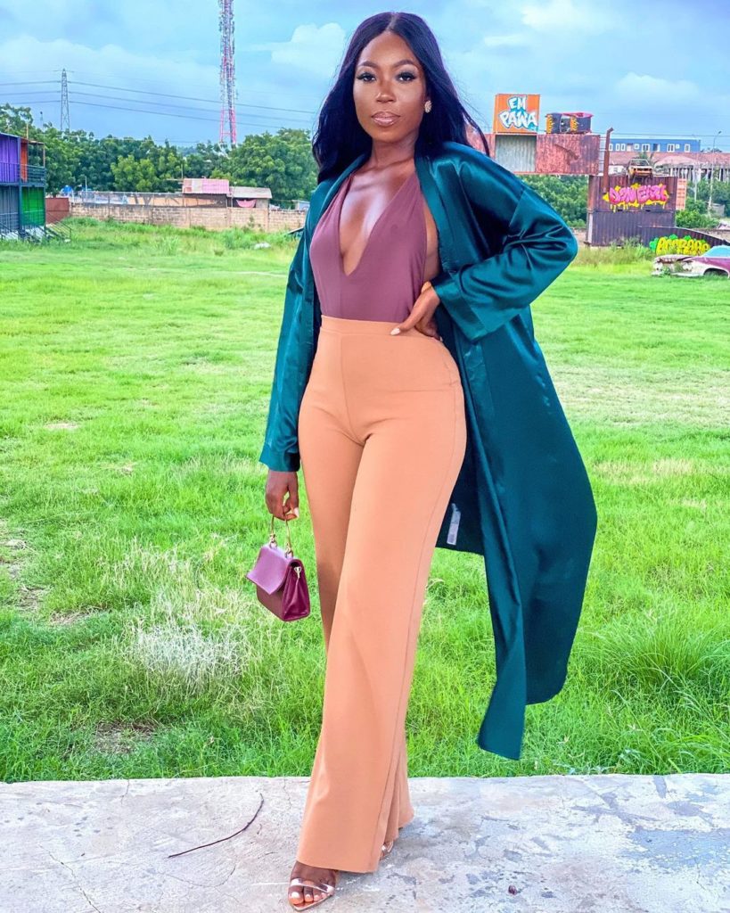 Here's how to Nail the Effortlessly Chic Look 7 Days a Week, Courtesy