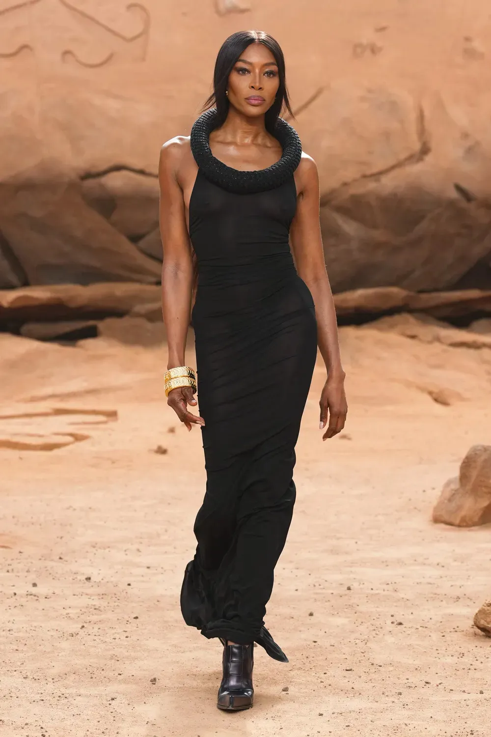 Ibrahim Kamara Debuts First Off-White™ Collection With Naomi Campbell, Anok  Yai & Adut Akech Bior On The Runway