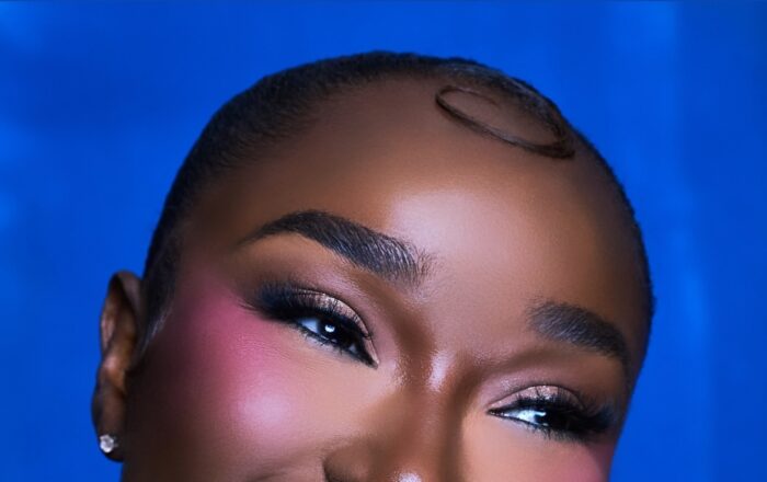 Bright undereye makeup